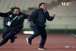 تصویری پربازدید در شبکه های اجتماعی/ درگیری فرهاد مجیدی و بازیکن گل گهر بر سر توپ