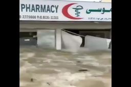 فیلم ترسناک از سیل مرگبار و وحشتناک در دبی که ساختمان ها را از جا کند!